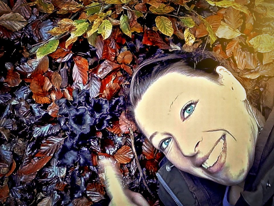 Lisa with black trumpets