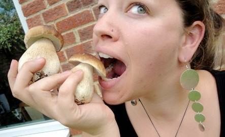 Lisa eating da porcini Mmm porcini